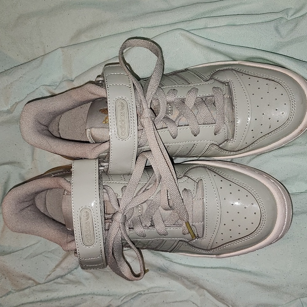 Adidas low cut forum